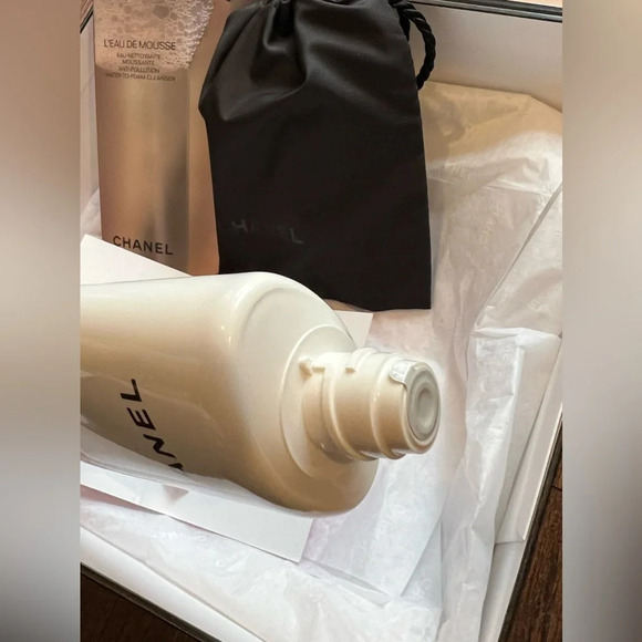 CHANEL 2022 HOLIDAY ROUTINE RESET CLEANSING DUO SET - Picture 3 of 14